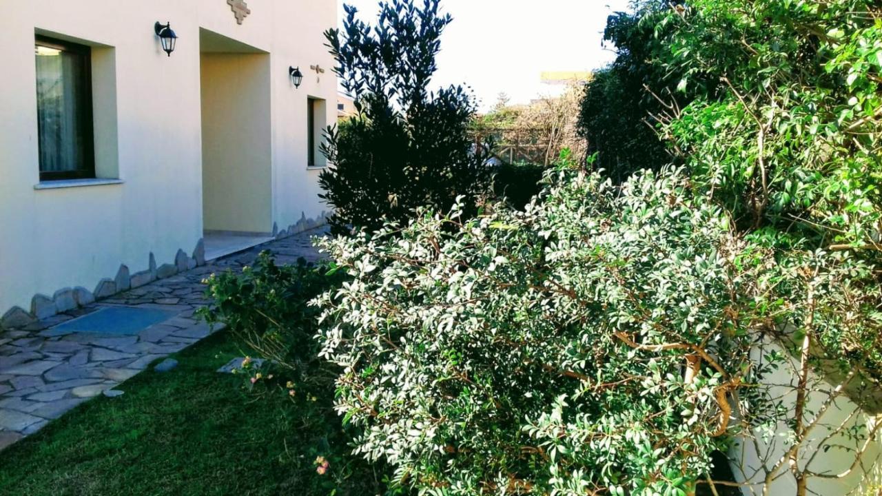 Casa Vacanze Menta Fiorita Флуміні-ді-Кварту Екстер'єр фото